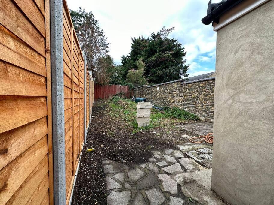 Big 3 Bedroom London House With 2 Bathroom Plumstead  Eksteriør bilde